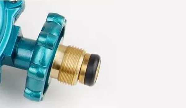 為什么要在燃?xì)馄可习惭b減壓閥？